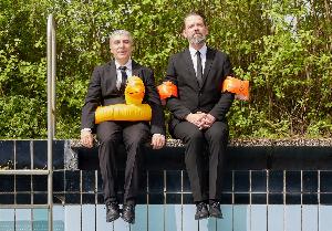 Freiburg-Premiere: ONKeL fISCH mit „Hoffnung – ein Serviervorschlag“